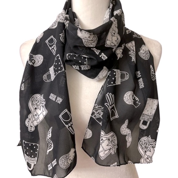 Fashionista scarf black & white diva purse gloves  NWT - Picture 1 of 9
